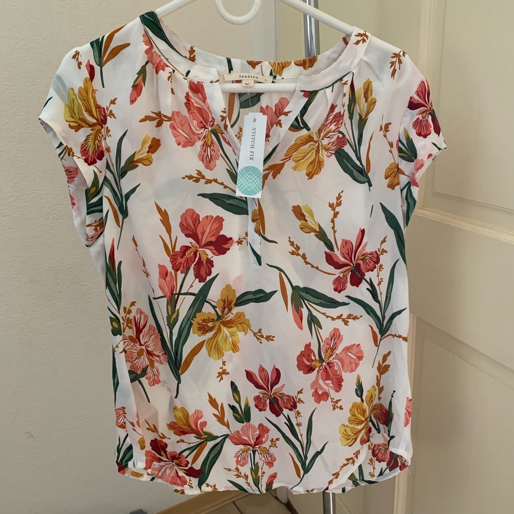Stitch Fix NWT Fun2Fun white floral blouse